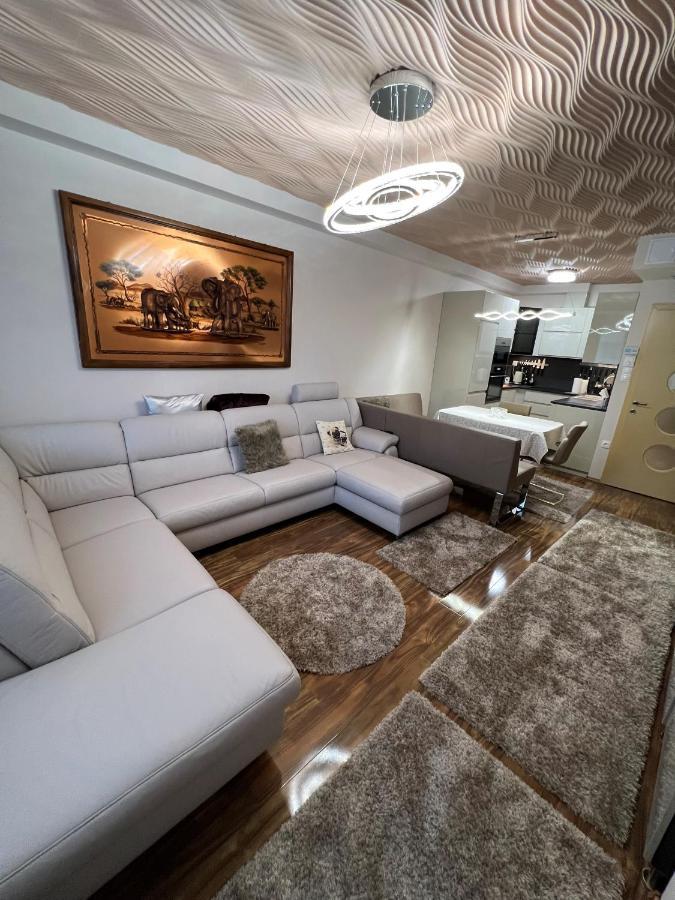 Апартаменти Parizsi Udvar Premium Apartman Дебрецен Екстер'єр фото