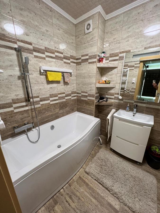 Апартаменти Parizsi Udvar Premium Apartman Дебрецен Екстер'єр фото