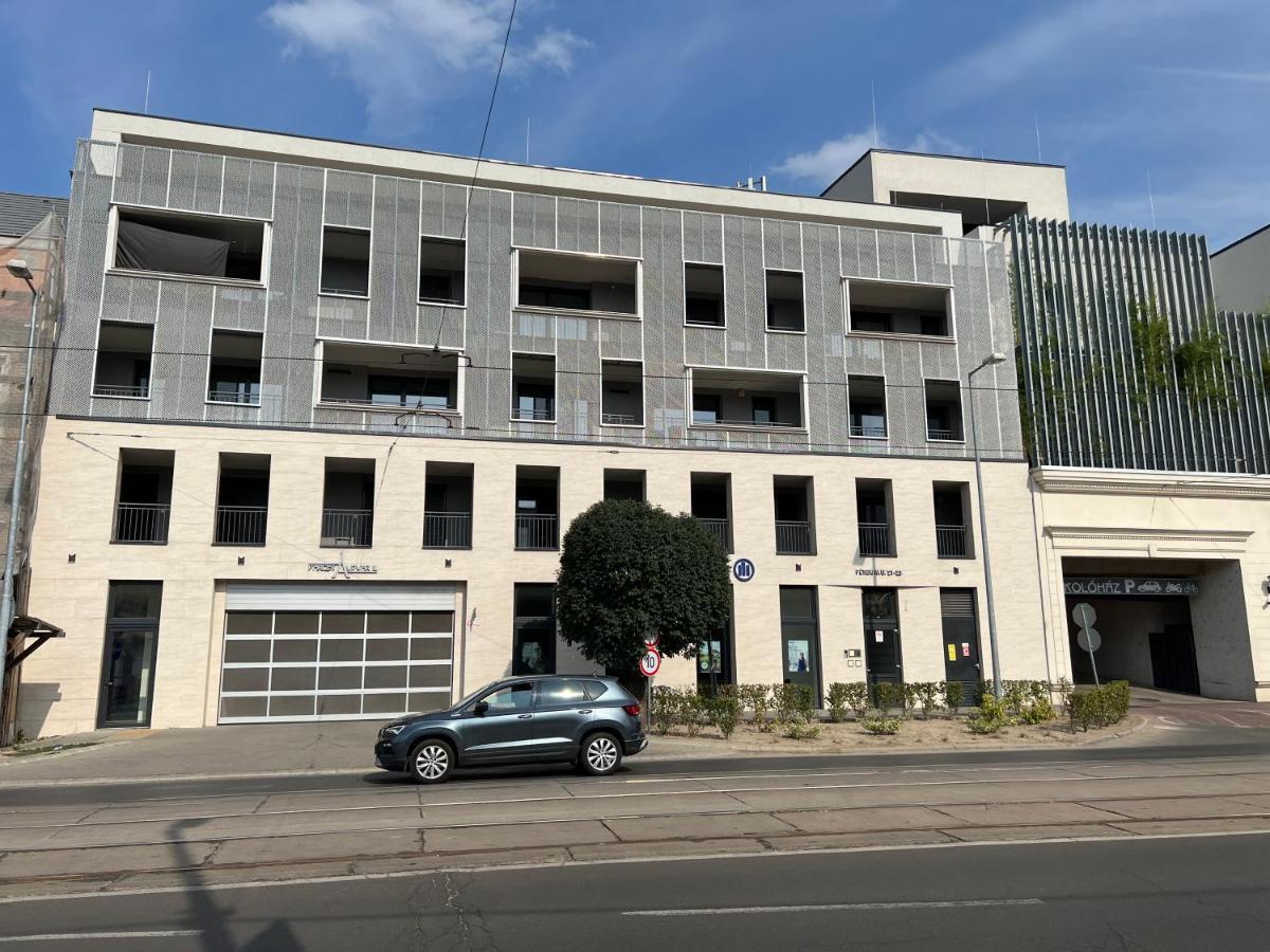 Апартаменти Parizsi Udvar Premium Apartman Дебрецен Екстер'єр фото